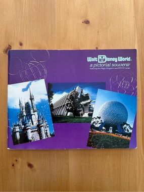 Vintage 1983 Walt Disney World Pictorial Souvenir Book - Rare Collectible